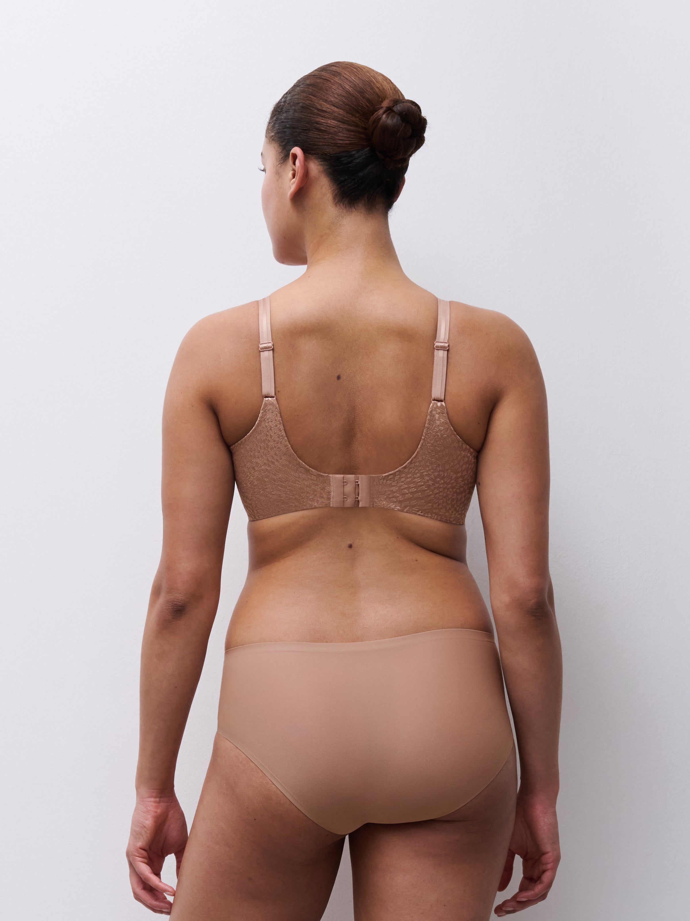 Chantelle-Coffee Latte Magique Seamless Unlined Minimizer Bra