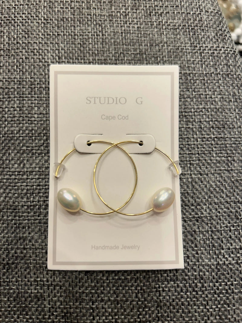 Single Pearl C Hoop Earring